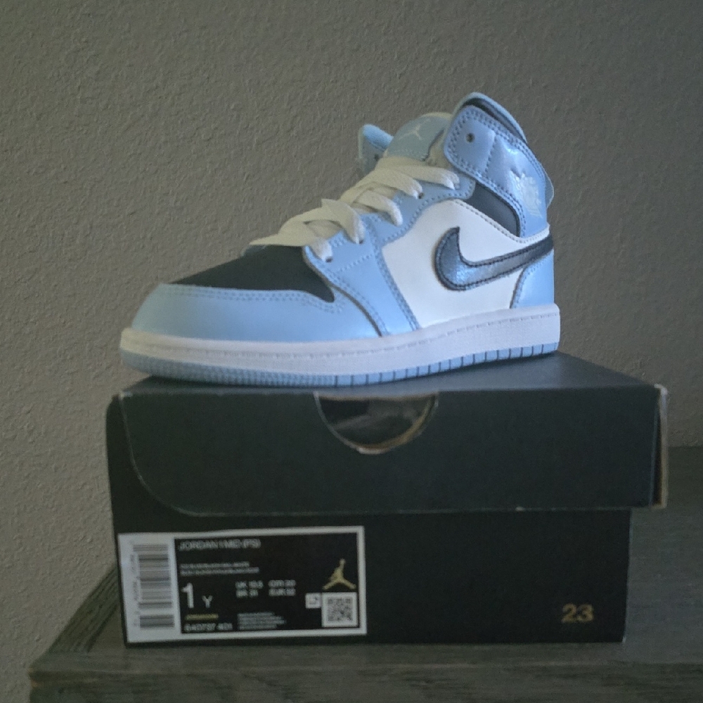 Nike Air Jordan 1 Mid Light Blue and White
